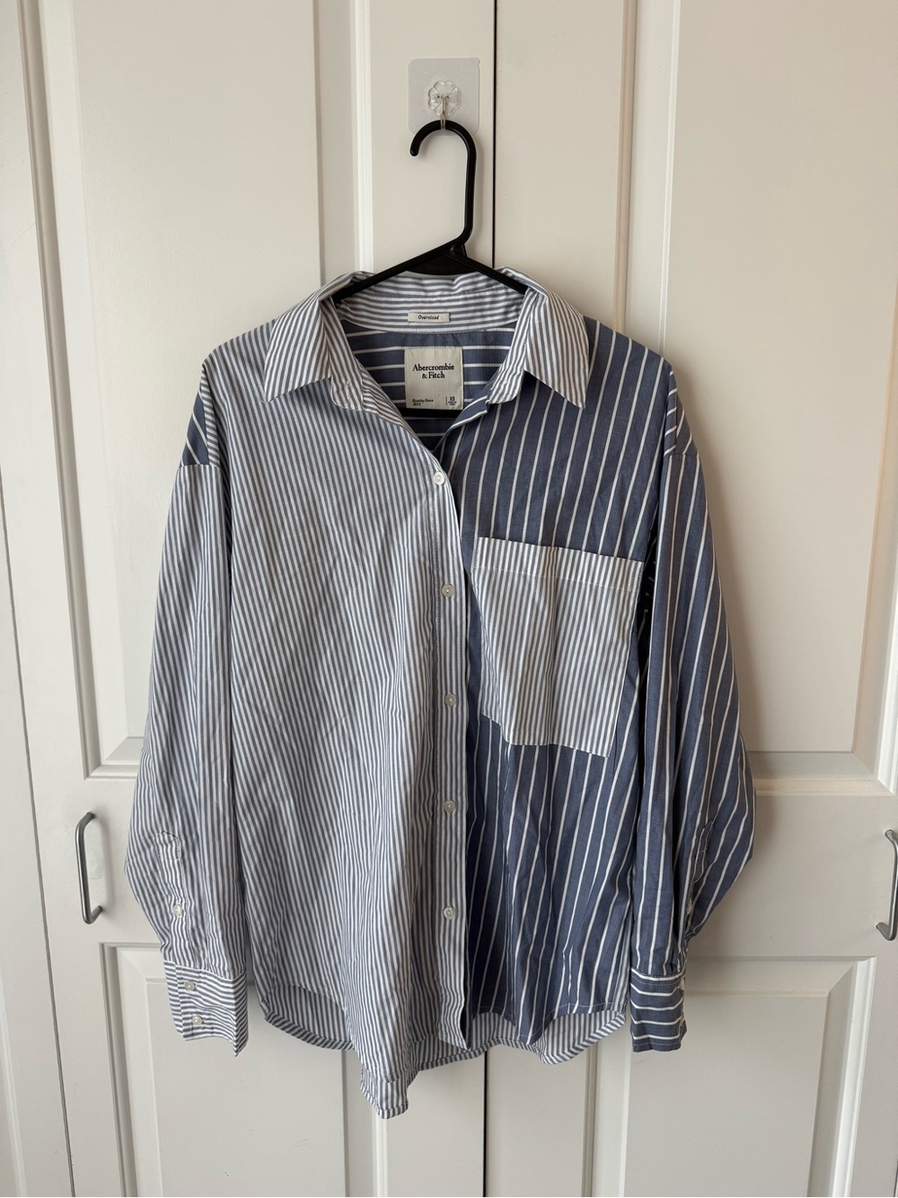 Abercrombie & Fitch Navy and White Striped Button Down Shirt Size XS Oversized